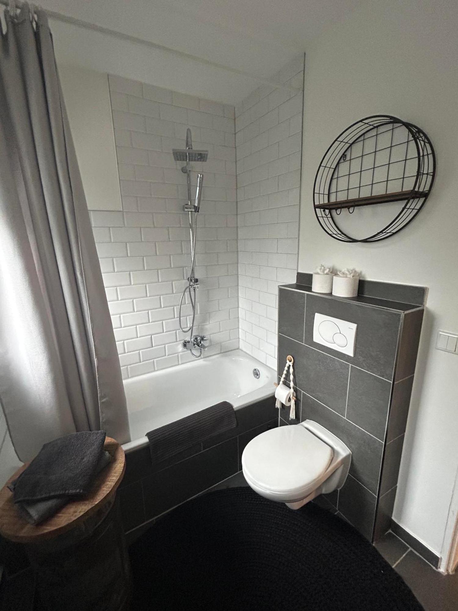 Cosy Bungalow-Apartment In Ruhiger Toplage - Naehe Duesseldorf 克雷费尔德 外观 照片